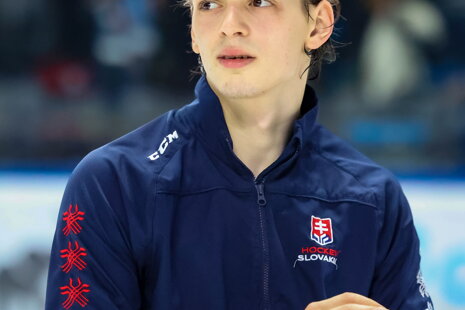 Ondrej Molnár návrat HK Nitra z Kanady OHL 2025 Ondrej Molnár v drese HK Nitra po návrate z kanadskej OHL